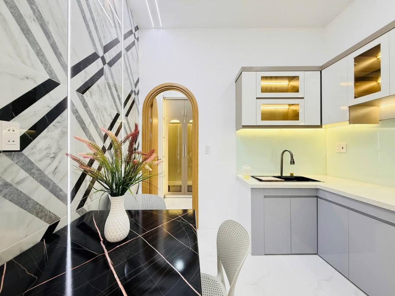 SIÊU ĐẸP THỐNG NHẤT, 33m2, 2 TẦNG,CÓ PN DƯỚI TRỆT , HẺM THÔNG THOÁNG, P.16, GẨN TRƯỜNG HỌC PHAN TÂY HỒ VÀ PHAN CHU TRINH, GIÁ CHỈ 4.56 TỶ